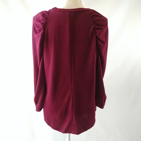 ✨3 for $30✨ Soft Ruched Shoulder Sweater NWOT - Picture 5 of 9